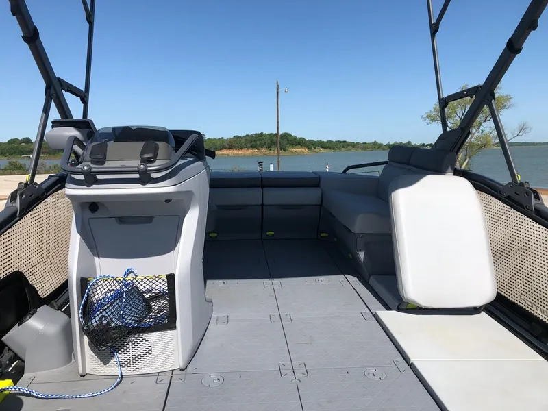 Slide: The Image of Sea-Doo Switch Sport 2023 - 16