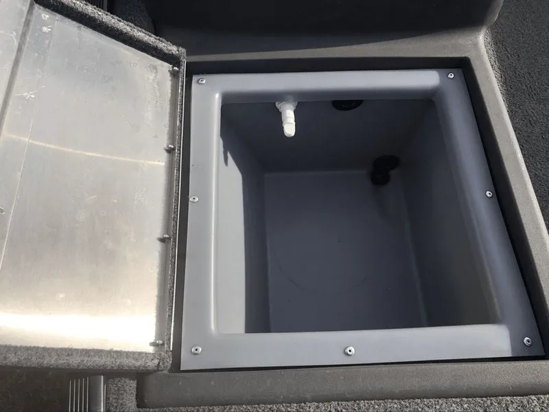 Slide: The Image of Tracker Bass Tracker Classic XL 2024 - 9