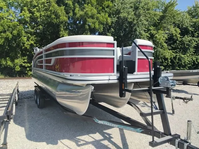 The Image of Lowe SS 210 WT 2026 - 1