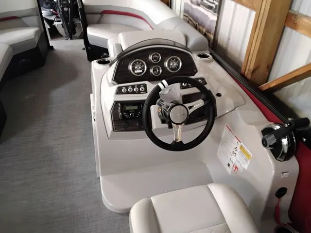 Slide: The Image of Lowe SS 210 WT 2026 - 6