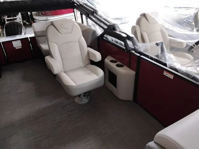 Slide: The Image of Lowe SS 210 WT 2026 - 8