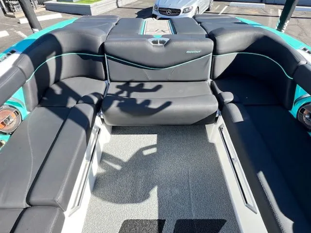 Slide: The Image of MasterCraft XT22 2018 - 15