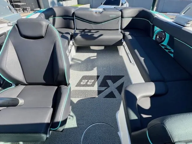 Slide: The Image of MasterCraft XT22 2018 - 18