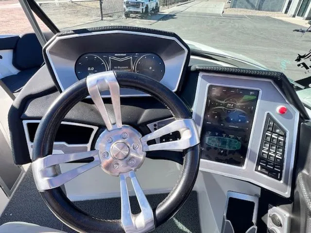 Slide: The Image of MasterCraft XT22 2018 - 19