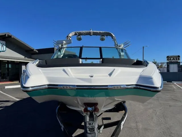 Slide: The Image of MasterCraft XT22 2018 - 3