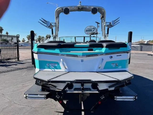 Slide: The Image of MasterCraft XT22 2018 - 7