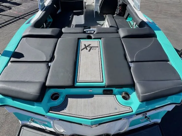 Slide: The Image of MasterCraft XT22 2018 - 9