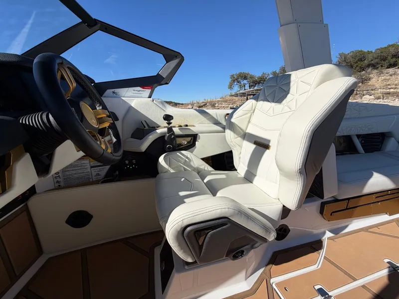 Slide: The Image of Nautique Super Air Nautique G25 Paragon 2024 - 23