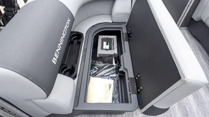Slide: The Image of Bennington 16 S Cruise seat with storage and Garmin device, model 2026. - 12