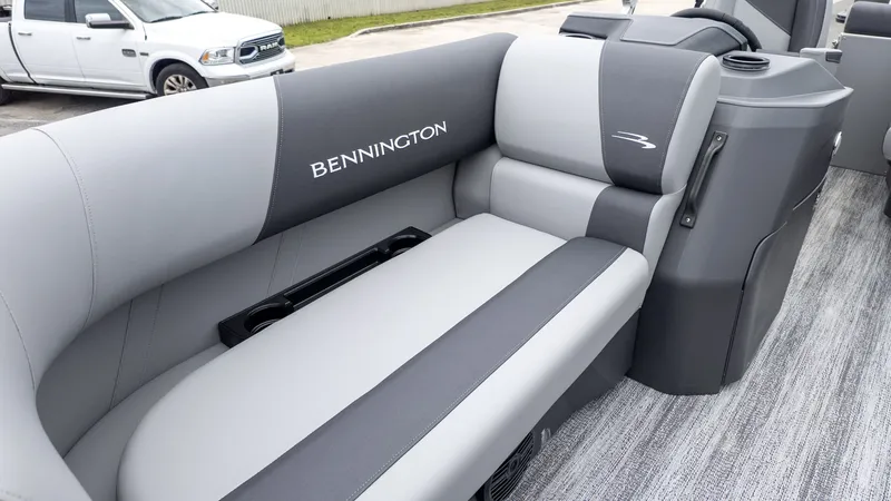 Slide: The Image of Bennington 16 S Cruise Jump Seat 2026, gray upholstery. - 13