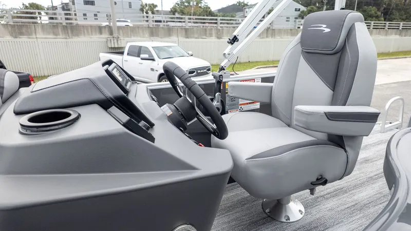Slide: The Image of Bennington 16 S Cruise Jump Seat 2026, gray seat and steering console. - 15