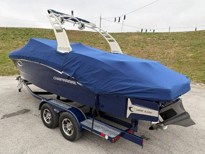 Slide: The Image of Chaparral 246 Surf 2017 - 10