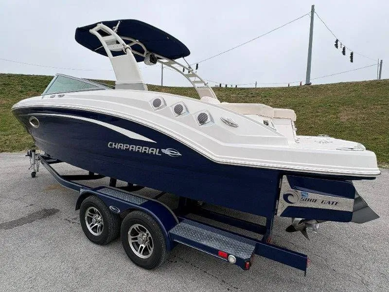 Slide: The Image of Chaparral 246 Surf 2017 - 18