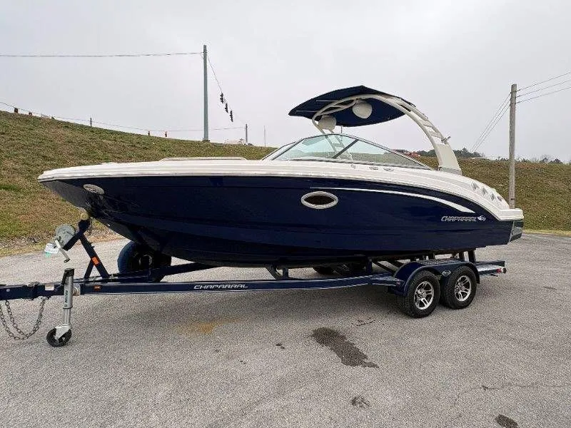 Slide: The Image of Chaparral 246 Surf 2017 - 19