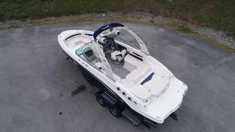 Slide: The Image of Chaparral 246 Surf 2017 - 5