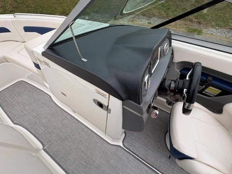 Slide: The Image of Chaparral 246 Surf 2017 - 61