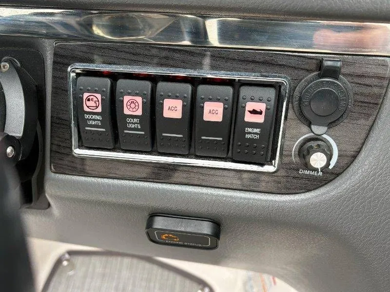 Slide: The Image of Chaparral 246 Surf 2017 - 64