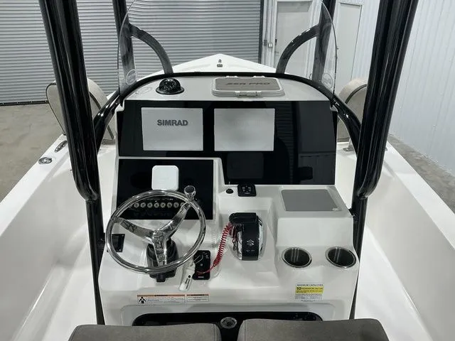 Slide: The Image of Sea Pro 248 Bay Series 2023 - 12