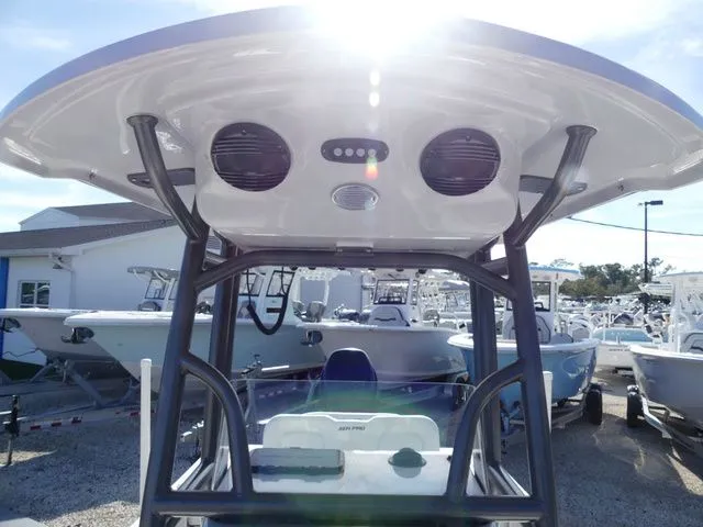 Slide: The Image of Sea Pro 230 DLX 2026 - 20