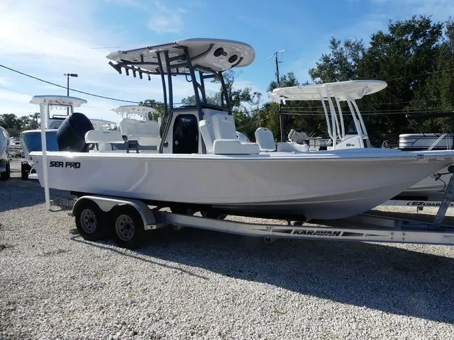 Slide: The Image of Sea Pro 230 DLX 2026 - 3