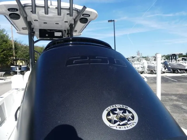 Slide: The Image of Sea Pro 230 DLX 2026 - 6