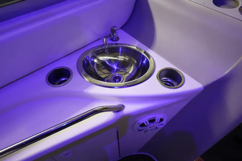 Slide: The Image of Sea Ray 340 Sundancer 1999 - 12