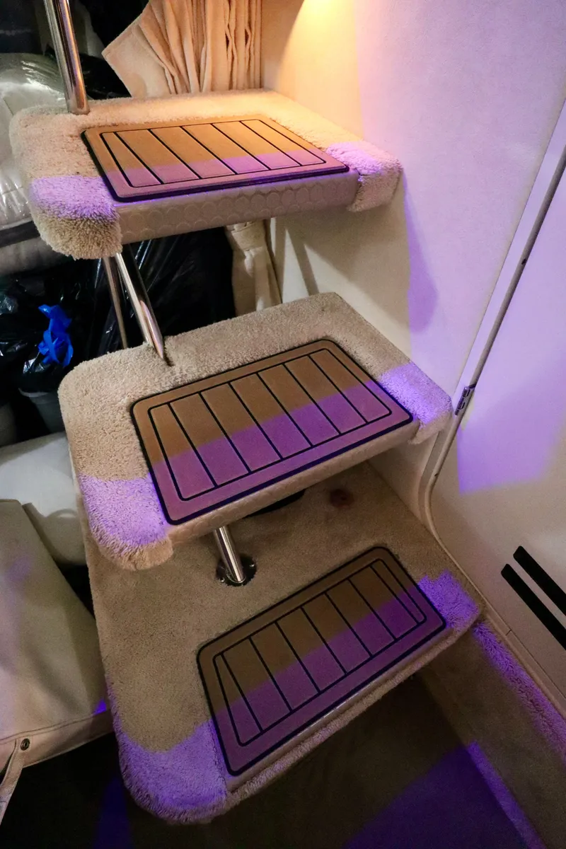 Slide: The Image of Sea Ray 340 Sundancer 1999 - 17