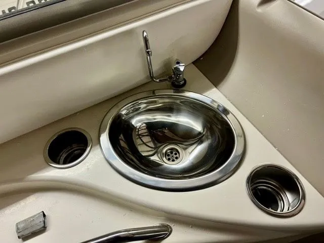 Slide: The Image of Sea Ray 340 Sundancer 1999 - 24