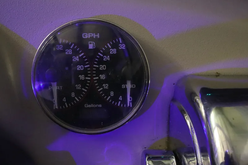 Slide: The Image of Sea Ray 340 Sundancer 1999 - 26