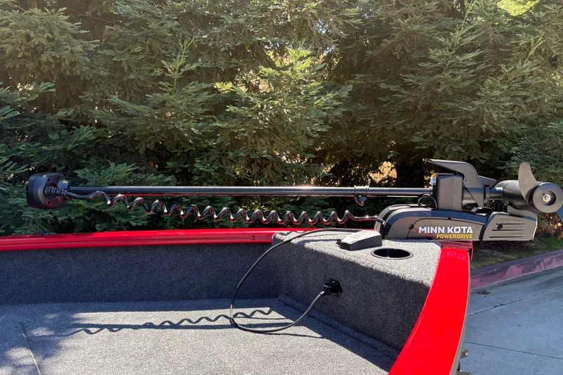 Slide: The Image of 2026 Tracker Pro Guide V-16 WT boat with Minn Kota PowerDrive trolling motor. - 14