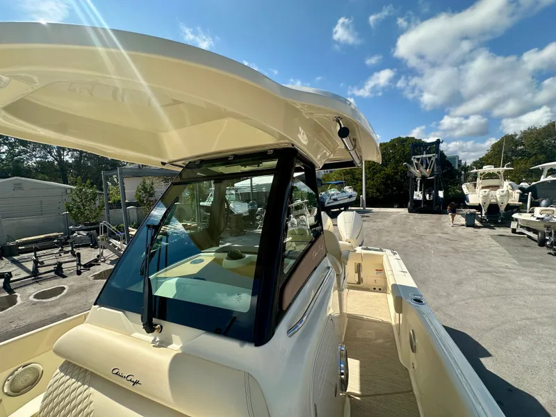 Slide: The Image of 2026 Chris-Craft Catalina 28 boat on a sunny lot. - 4