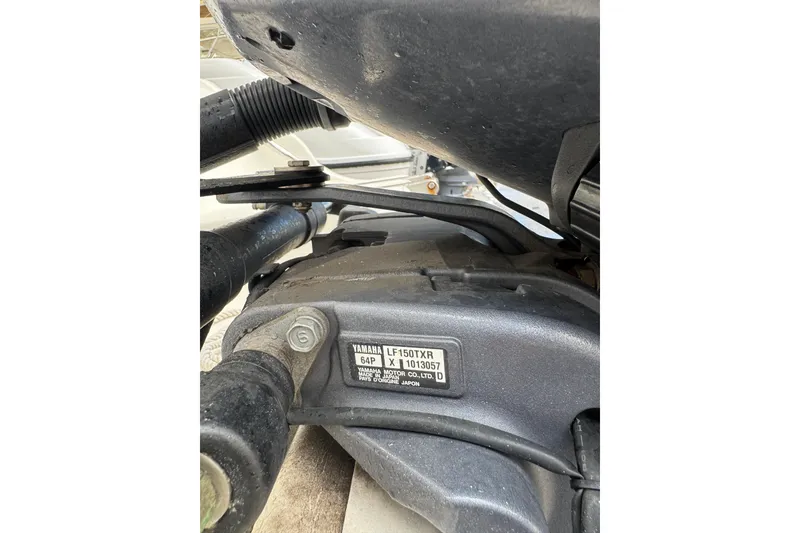 Slide: The Image of Close-up of Yamaha outboard motor on 2011 Sea Fox 226 Center Console boat. - 29