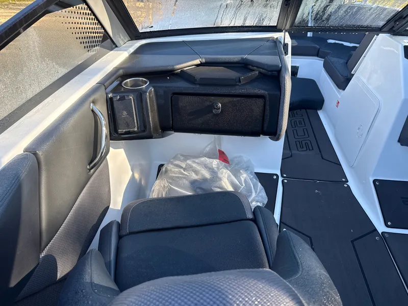 Slide: The Image of Scarab 210 LX 2026 - 12