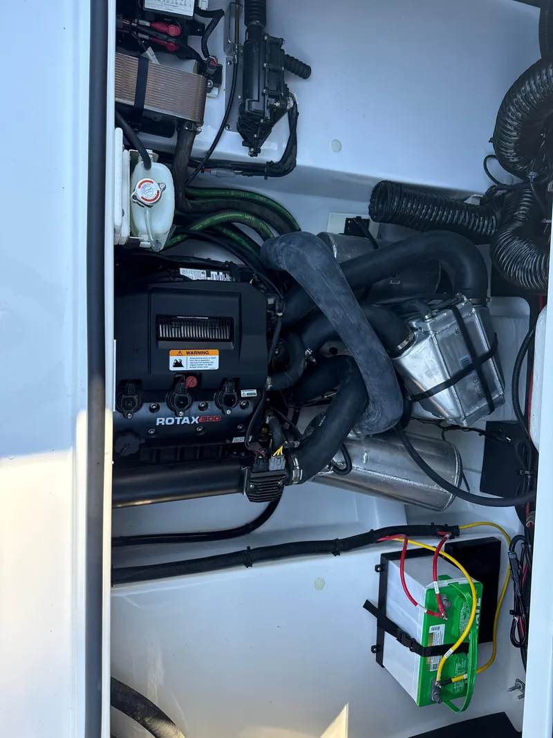 Slide: The Image of Scarab 210 LX 2026 - 15