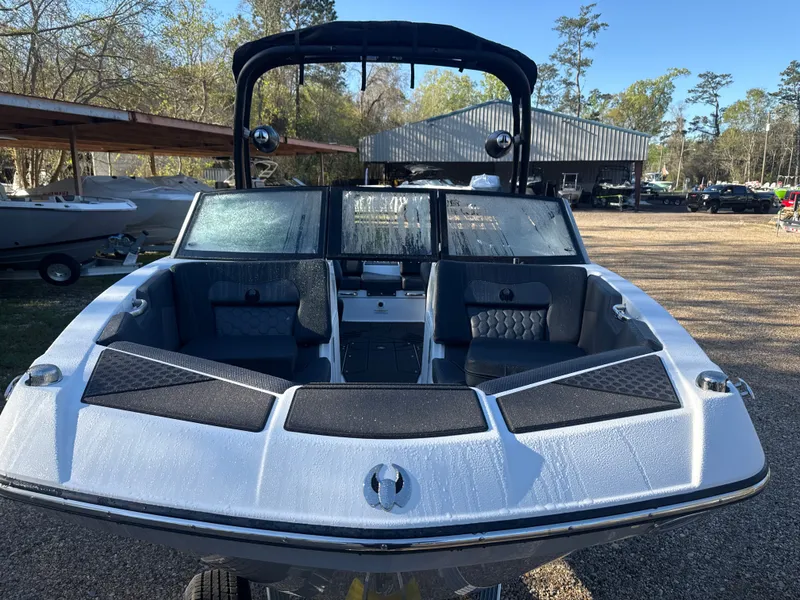 Slide: The Image of Scarab 210 LX 2026 - 9