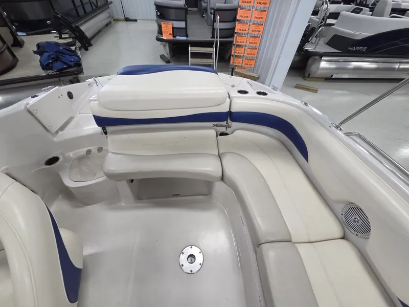 Slide: The Image of Tahoe 215 Xi 2010 - 11