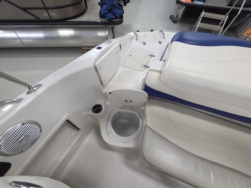 Slide: The Image of Tahoe 215 Xi 2010 - 14