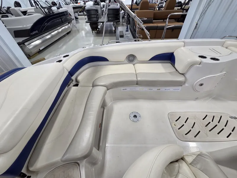 Slide: The Image of Tahoe 215 Xi 2010 - 15