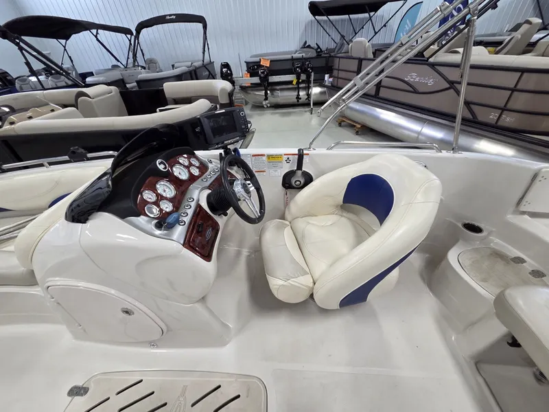 Slide: The Image of Tahoe 215 Xi 2010 - 21