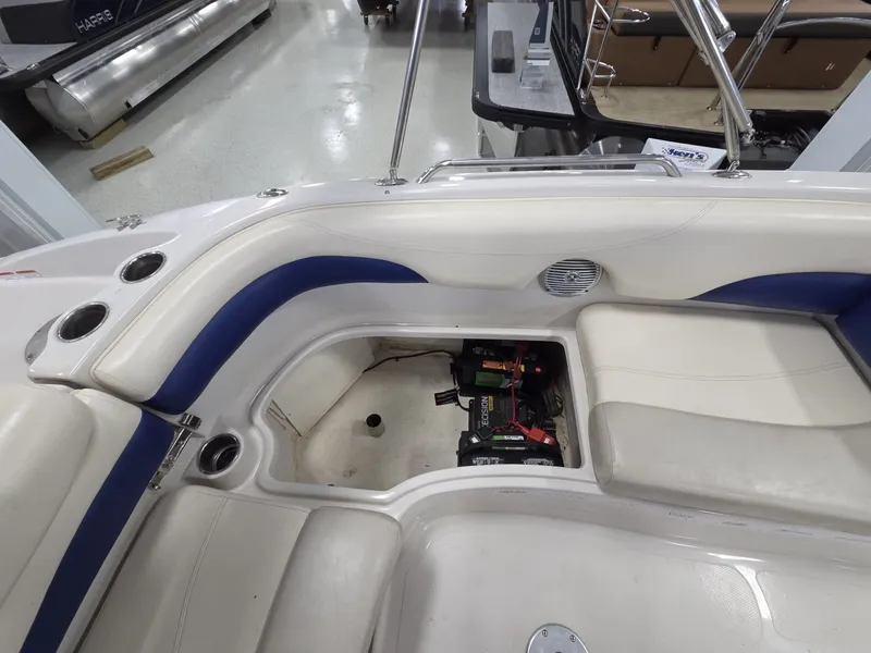 Slide: The Image of Tahoe 215 Xi 2010 - 24