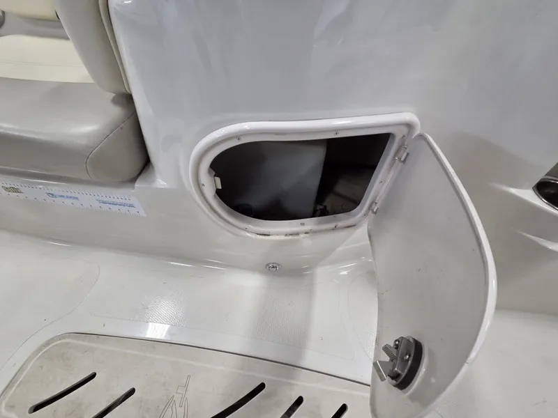 Slide: The Image of Tahoe 215 Xi 2010 - 25