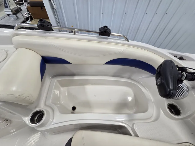 Slide: The Image of Tahoe 215 Xi 2010 - 29