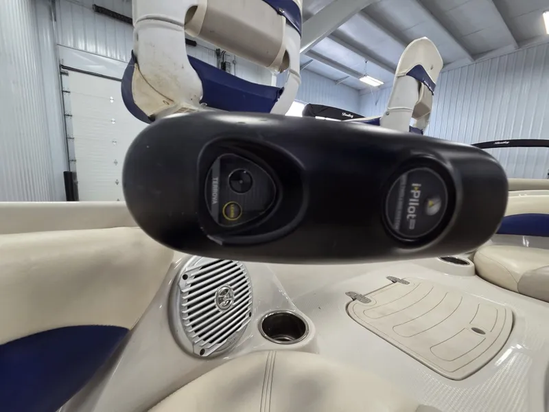 Slide: The Image of Tahoe 215 Xi 2010 - 31