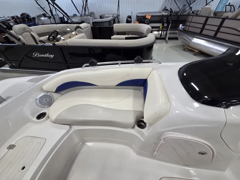 Slide: The Image of Tahoe 215 Xi 2010 - 35