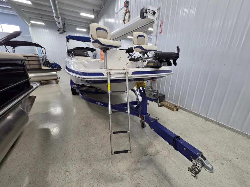 Slide: The Image of Tahoe 215 Xi 2010 - 5