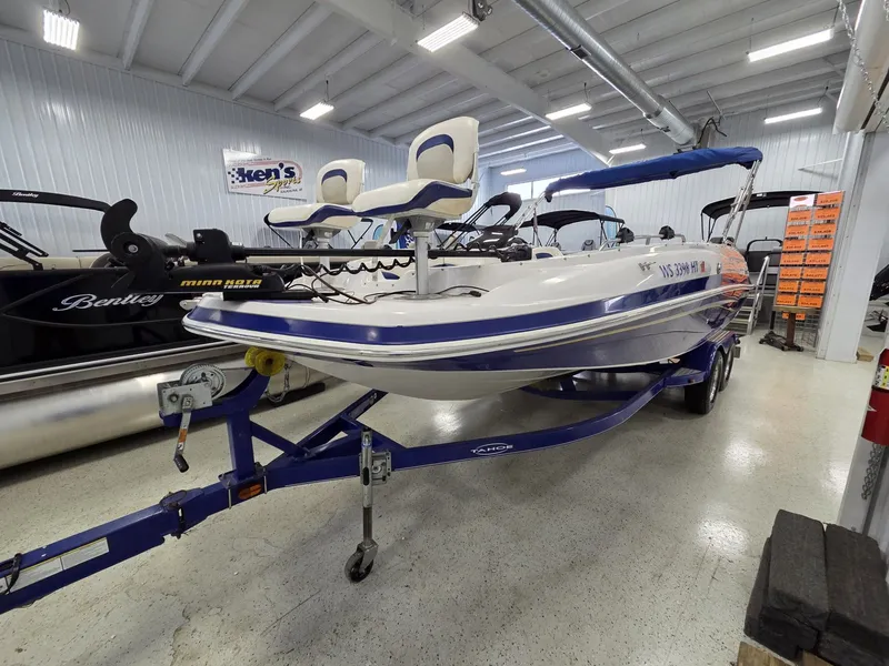 Slide: The Image of Tahoe 215 Xi 2010 - 6