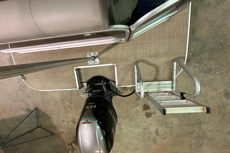 Slide: The Image of 2019 SunCatcher V22 Cruise boat with Yamaha 115 engine and boarding ladder. - 16