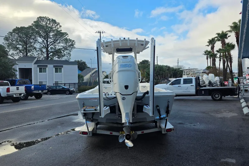 Slide: The Image of 2019 Ranger 2510 Bay Ranger boat with Minn Kota trolling motor on deck. - 6