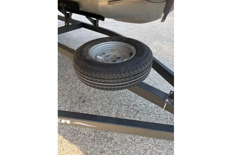 Slide: The Image of Spare tire on Sun Tracker Bass Buggy 18 DLX trailer, 2021 model. - 61