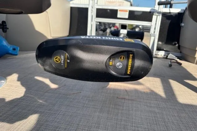 Slide: The Image of 2021 Sun Tracker Bass Buggy 18 DLX with Minn Kota PowerDrive trolling motor. - 65